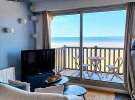 Le PARADIS BLEU, hotel v destinaci Cabourg