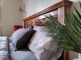 Corella Accommodation - 1F, hotel v destinaci Boulder