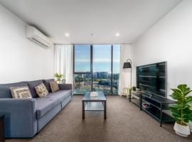 Luxury Living and Pool Views in the Heart of Woden - Hosted by Canstay, hotel in Phillip
