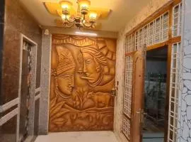 2BHK AC Hitech City-Enjoy like your home Affordable Comfortable