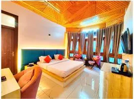 NAINITAL HOTEL A LUXURIOUS RESORT'S PRANAV! INN - Free Parking & Wi-fi - Restaurant & Room Service - Spacious & Comfortable Rooms With Hill View Available -Near Bhowali Road - Best Hotel In Nainital
