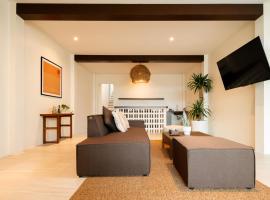 SOL HOUSE kohlarn, &xi;&epsilon;&nu;&omicron;&delta;&omicron;&chi;&epsilon;ί&omicron; &mu;&epsilon; &pi;ά&rho;&kappa;&iota;&nu;&gamma;&kappa; &sigma;&tau;&omicron; &Kappa;&omicron; &Lambda;&alpha;&rho;&nu;