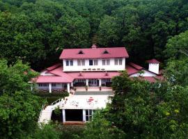 The Kanaksh - Boutique Homestay Bhimtal , Nainital, ξενοδοχείο σε Bhowāli