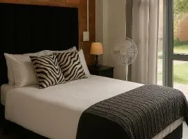 Charming apartment With Private Balcony