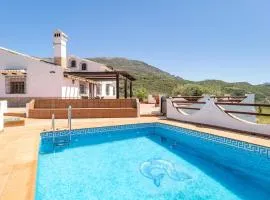 Stunning Home In Periana