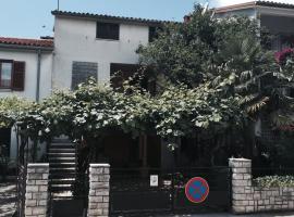 Mila Holiday Apartments, hôtel à Poreč