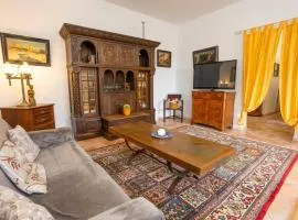 Ambra - Luxury & Big Apartment with Garden & Pool