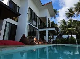 LIAM Villa Elegance and Luxe
