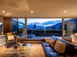Peak Views Penthouse-Walk To Town-Free Parking-BBQ