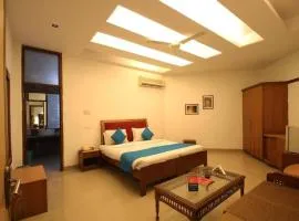 Hotel Sunrise Villa at Kalkaji