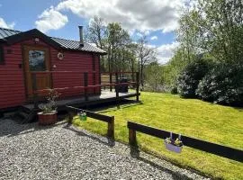 Rashfield Sheilings - Unique Riverside Lodges