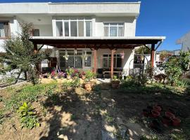 Hera Pansiyon, cottage in G&ouml;k&ccedil;eada