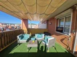 Un ático duplex con terraza grande al lado del mar