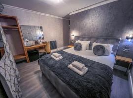 Quayside Hotel & Bar