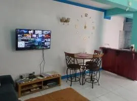 Cozy vacation retreat with free parking