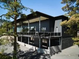 Spacious & Private 4BR Villa next to Kultaranta Resort with Panorama Views