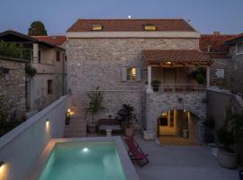 Stone house Casa Lumina, villa in Božava