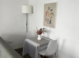 Precioso apartamento a 1 minuto de la playa, hotel em Foz