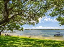 Calm Waterside Condo - Views, Pool & Family Fun