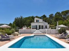 Villa La Golondrina by Marhen Homes