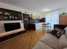 BG House - appartamento con giardino e garage privato, hotell sihtkohas Cuneo