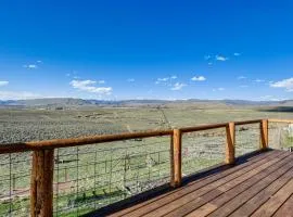 5 Mi to Lake Secluded Pinedale Retreat with Sauna!