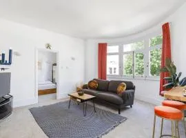 Central Brighton 1 Bedroom Apartment