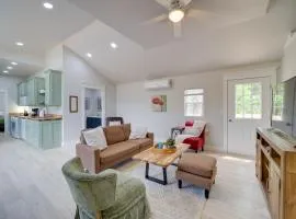 Cabin in Petrified Forest Near Eufala Lake!