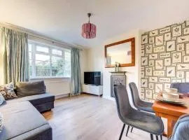Modern flat near Pitshanger Park