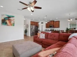Spacious 4bed and baths Villa Near JAX Airport Beaches and Restaurants