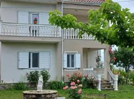 Villa Mira