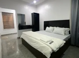 Homely Lodge & Apartments