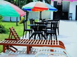 Hotel Girish & Resort