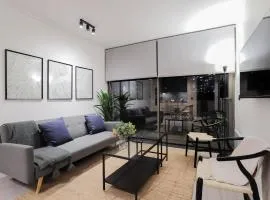 Luxury Mall Chic 2BR near Arauco Park