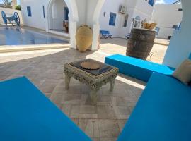 Villa iris piscine commune, hotel v destinaci Mezraya