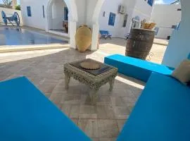 Villa iris piscine commune