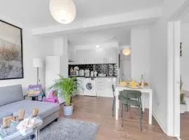 Hendon Garden 1bed Flat, Free Parking, Pro Coffee Machine, Netflix & Rice Cooker, 25min Cntl London