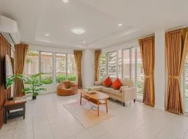 บ้านทะเลสำราญ by May