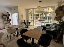 Hostel Sorolla Playa, Hotel in Málaga