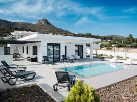 Modern Villa with Private Pool - Olive Grove, hotel v destinaci Ferma