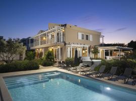 Villa BELLA - beautiful and modern house with pool, souna, jacuzzi & playground, Ližnjan - Istra, hotel v destinaci Ližnjan