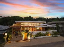 Golf Cart 6 Seater,Private Path 2 Beach, Playa Grande