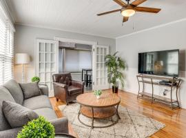 Walk to Main St - Grand Junction Home with Gazebo!, hotel v destinaci Grand Junction