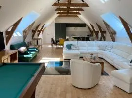 Gite 8-10 pers, 4 chambres, billard, jardin