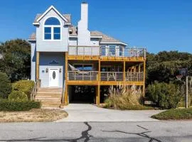 Downtown Duck Resort Perks Ocean Views & Hot Tub