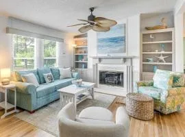 2 Blocks to Crystal Coast Family-Friendly Retreat