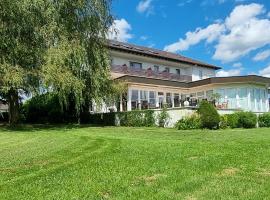 Hotel Sonnenhof, hotel em Lügde