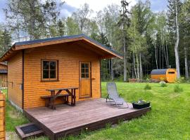Marika Puhkeküla - Metsanurga Öömaja "shared bathroom", hotel v destinaci Nõva