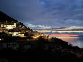 Mirabilia
