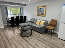Near Birmingham - Stylish and Peaceful - Private Parking